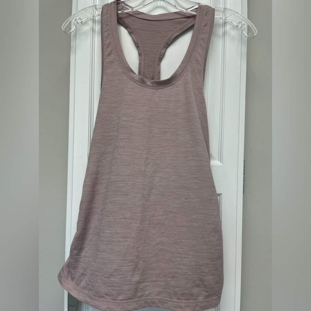 Lux performance tank from Vuori